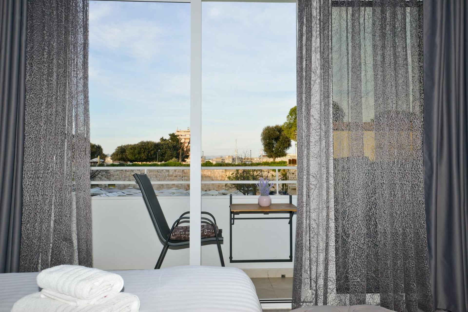 Piazza Rooms ザダル エクステリア 写真